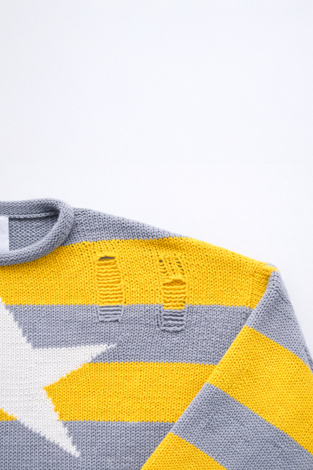Striped Star Distressed Knit Sweater – Yellow & Grey