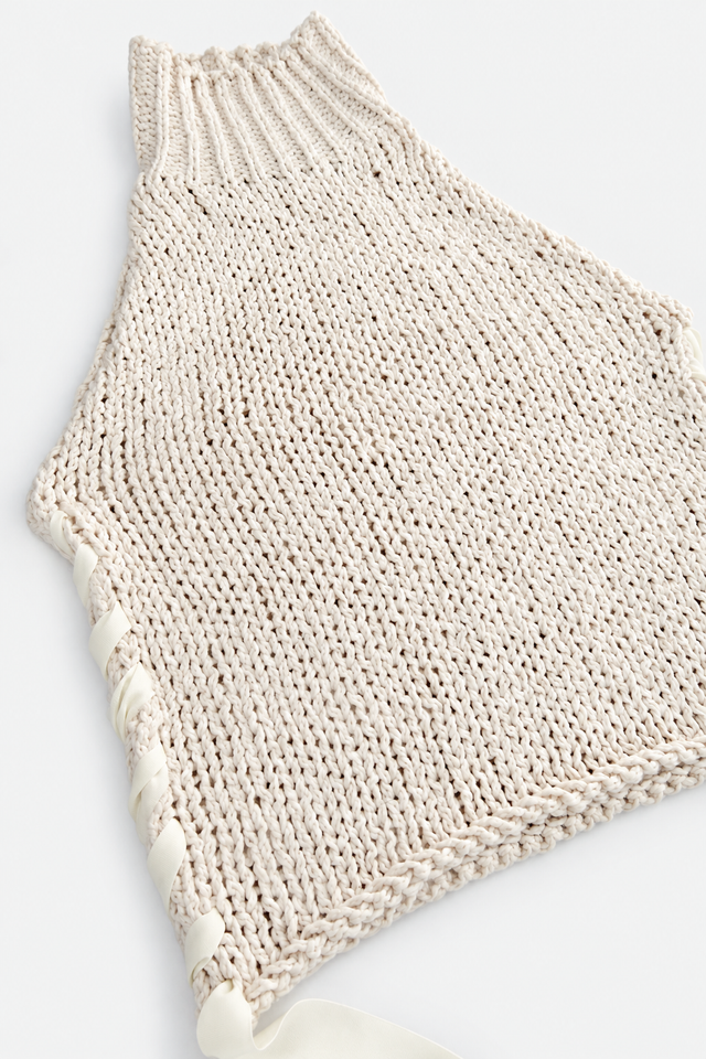 Chunky Sleeveless Turtleneck