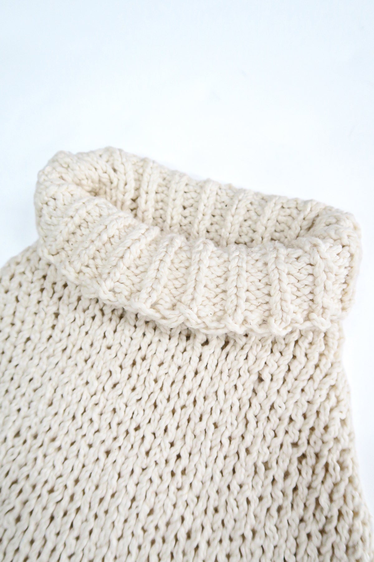 Chunky Sleeveless Turtleneck